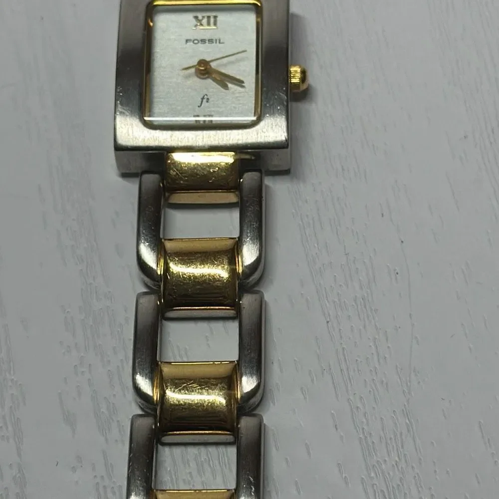 Fossil ES-9246 Ladies Womens Gold Silver Stainless‎ Steel Watch Needs BATTERY